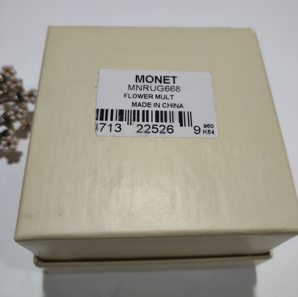 Vintage Monet Flower Pin/Brooch Enamel Bouquet Faux Pearl, Gold & Gems Like New - Picture 7 of 10